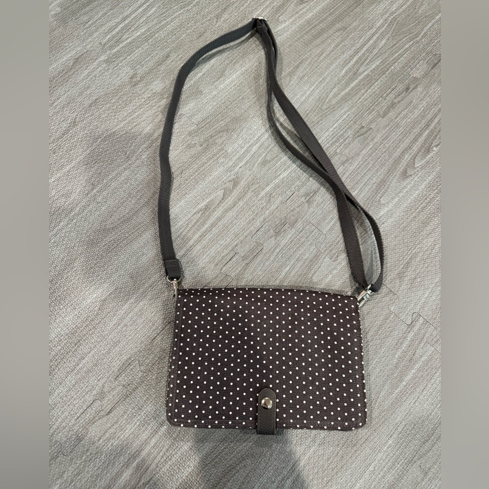 NEW without packaging. Thirty One 31 Cross Body Handbag Polka Dot Gray & White